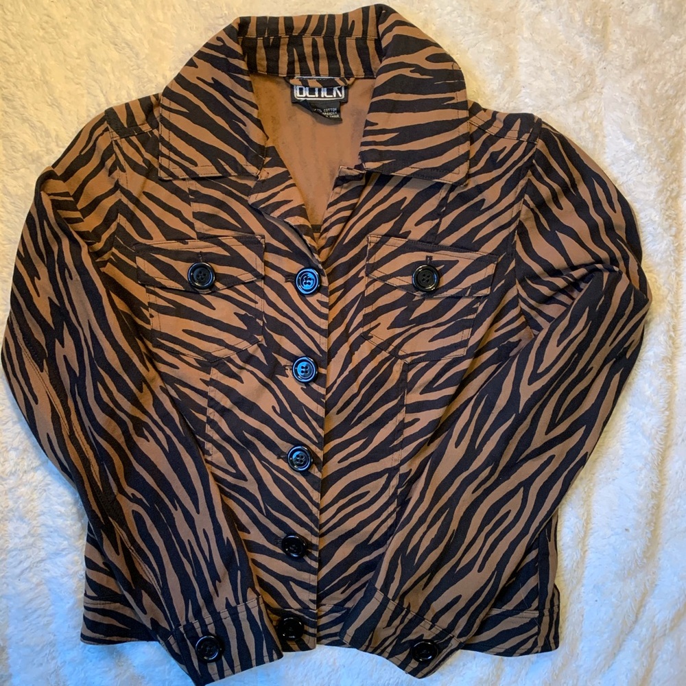 Berer Tiger stripped buttoned jacked